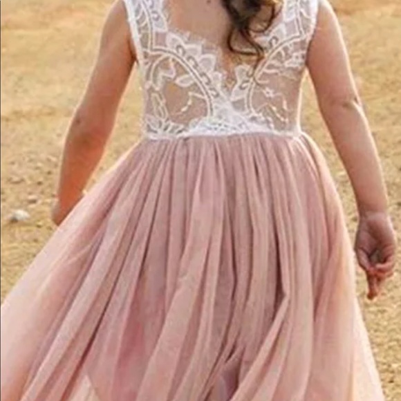 NWT Beautiful lace with tulle bottom - Picture 4 of 5